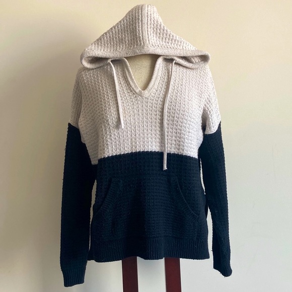 Madewell Sweaters - •Madewell• Split color hooded sweater